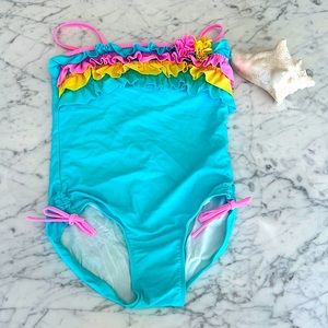 Girls Isabella and Chloe swimsuit size 8🐚🌸